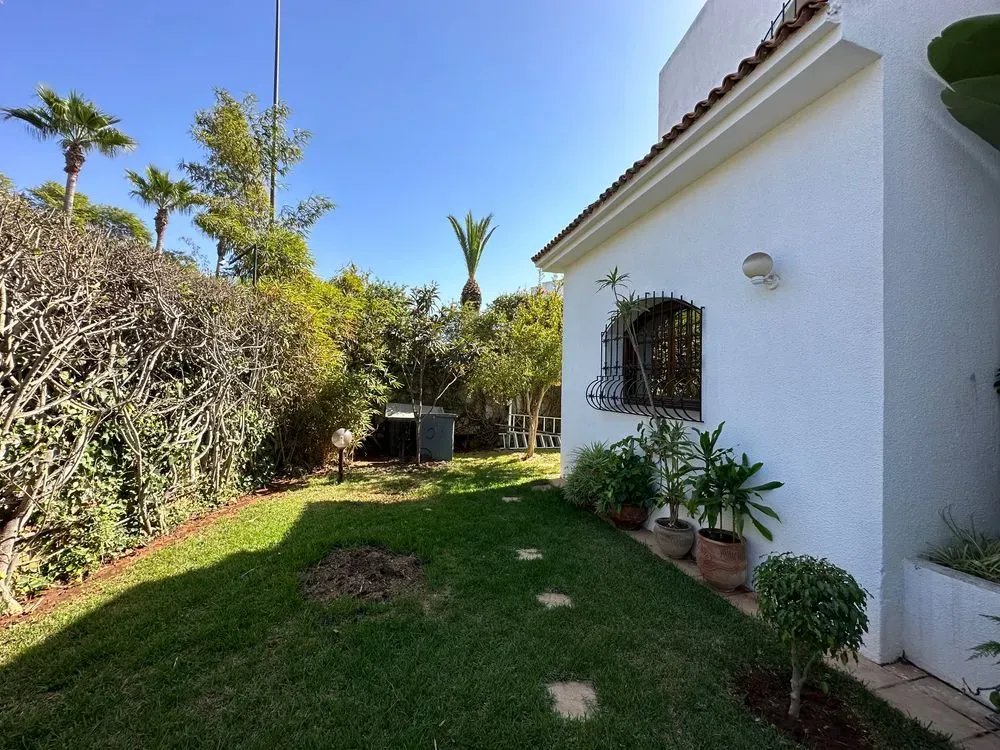 Villa à vendre 9 000 000 dh 1 000 m², 4 chambres - Riyad Rabat