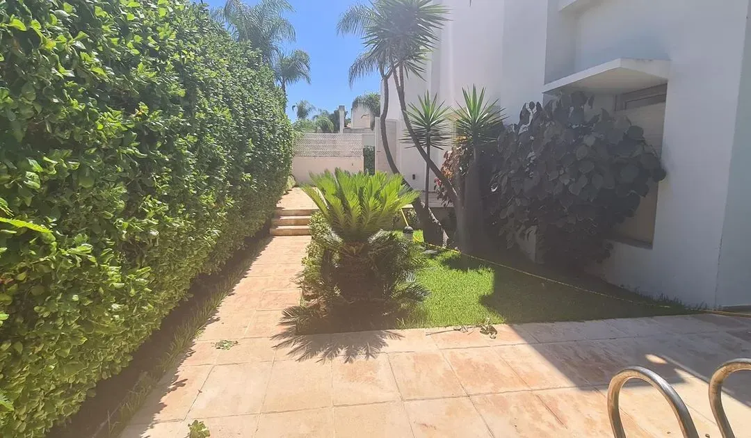 Villa for rent 35 000 dh 490 sqm, 5 rooms - Californie Casablanca
