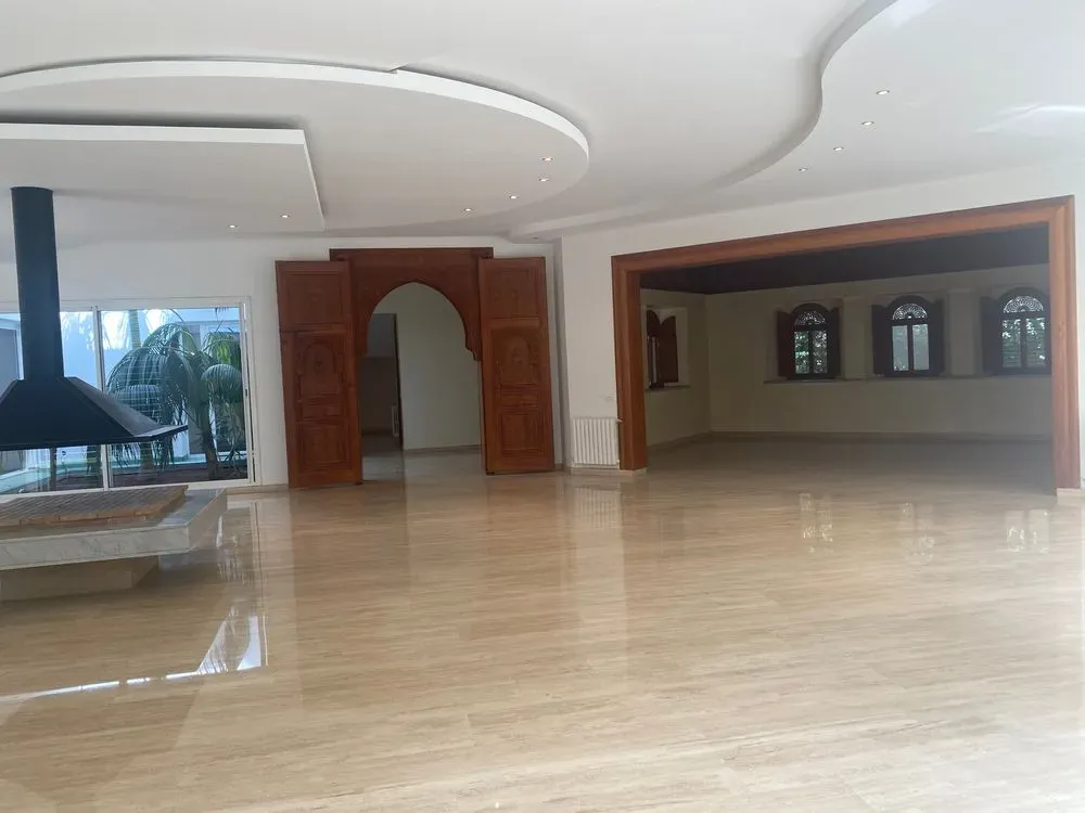 Villa à louer 65 000 dh 1 000 m², 5 chambres - Californie Casablanca