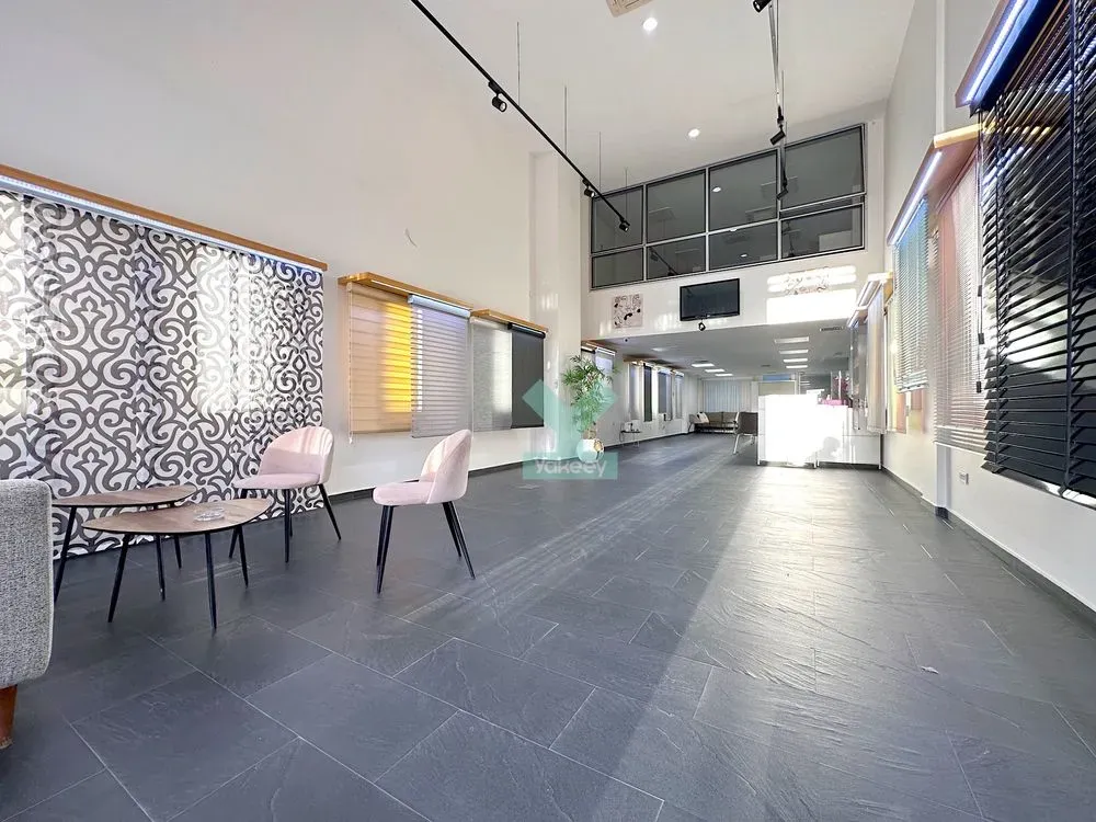 Commerce à louer 42 000 dh 271 m² - Les princesses Casablanca