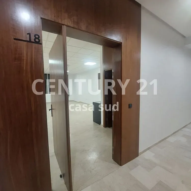 Bureau à louer 13 000 dh 85 m² - Sidi Maarouf Casablanca