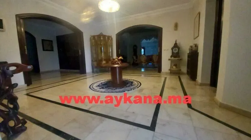 Villa à vendre 14 000 000 dh 1 876 m², 6 chambres - Souissi Rabat