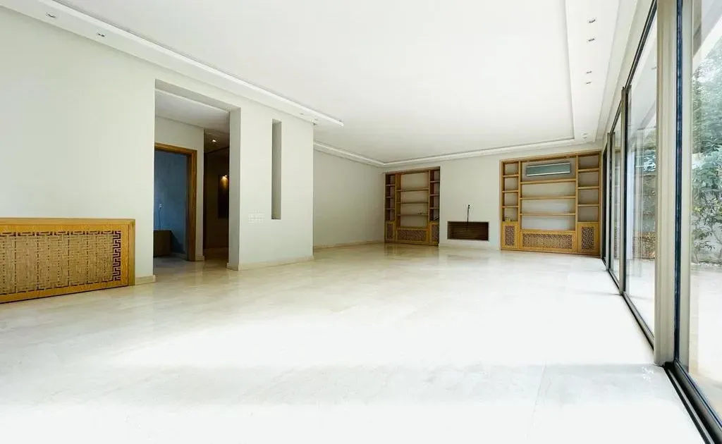 ڤيلا للكراء 000 42 د٠م 450 م², 4 غرف - السيال الدار البيضاء