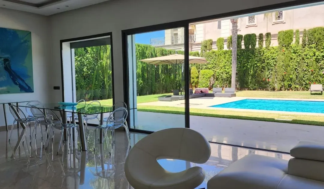 Villa à louer 55 000 dh 1 800 m², 4 chambres - Californie Casablanca