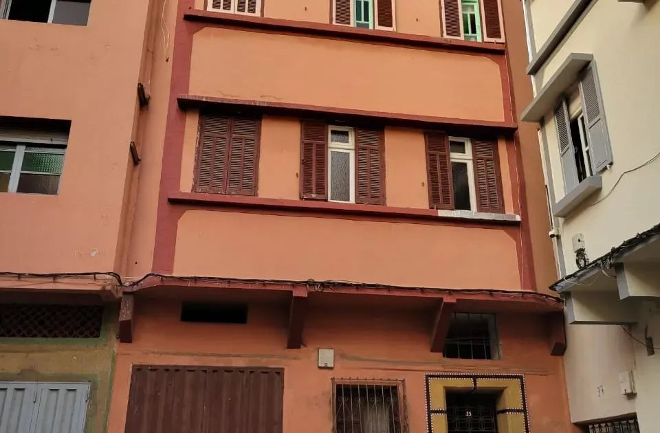 Maison à vendre 2 300 000 dh 100 m², 8 chambres - Autre Casablanca