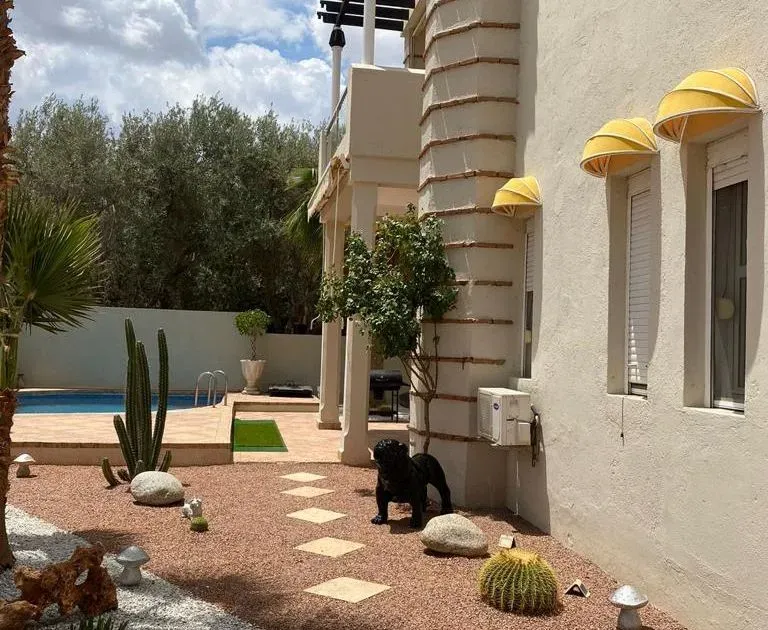 Villa for Sale 4 500 000 dh 430 sqm, 3 rooms - Hay Inara Marrakech