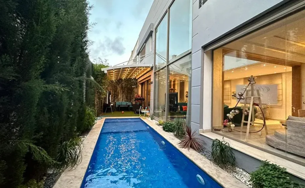 Villa à vendre 5 300 000 dh 660 m², 5 chambres - Ville Verte 