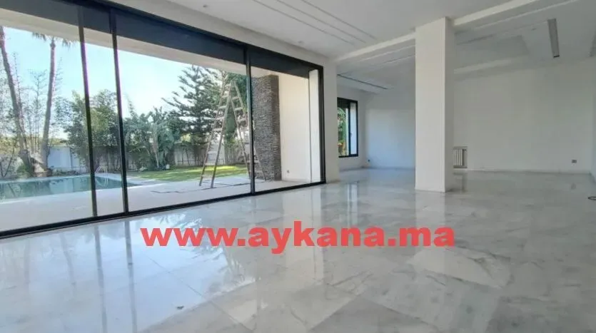 Villa à louer 60 000 dh 2 000 m², 4 chambres - Souissi Rabat