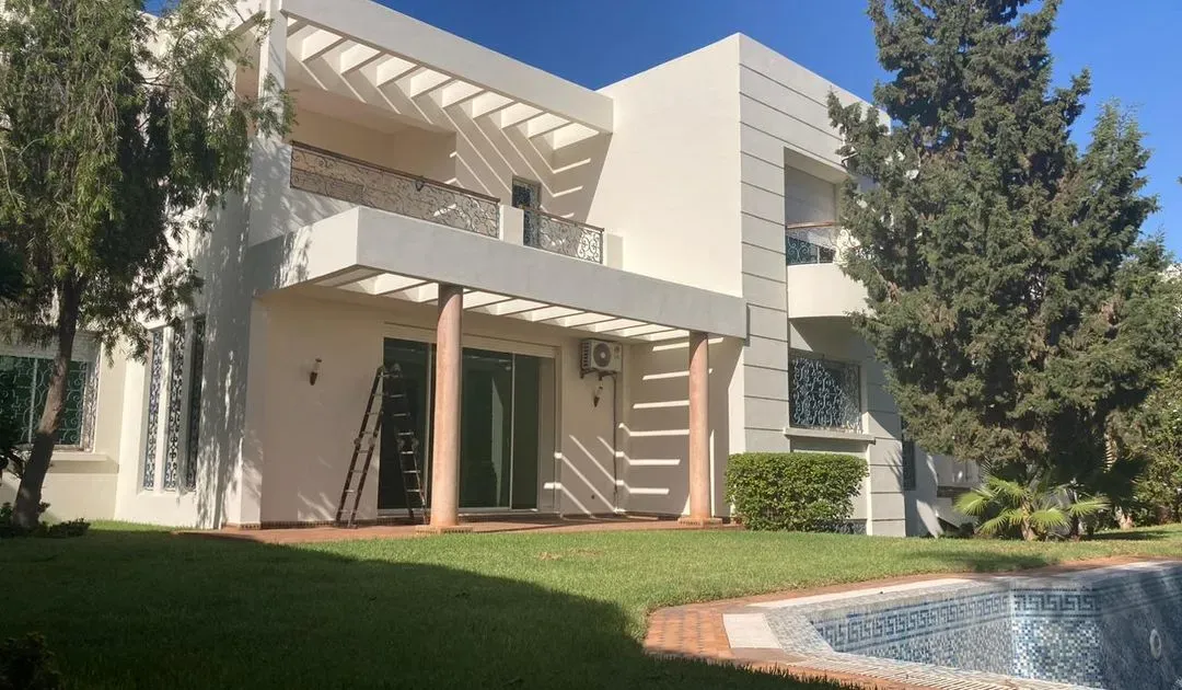 Villa for rent 44 000 dh 1 022 sqm, 4 rooms - Hay Al Osra Casablanca
