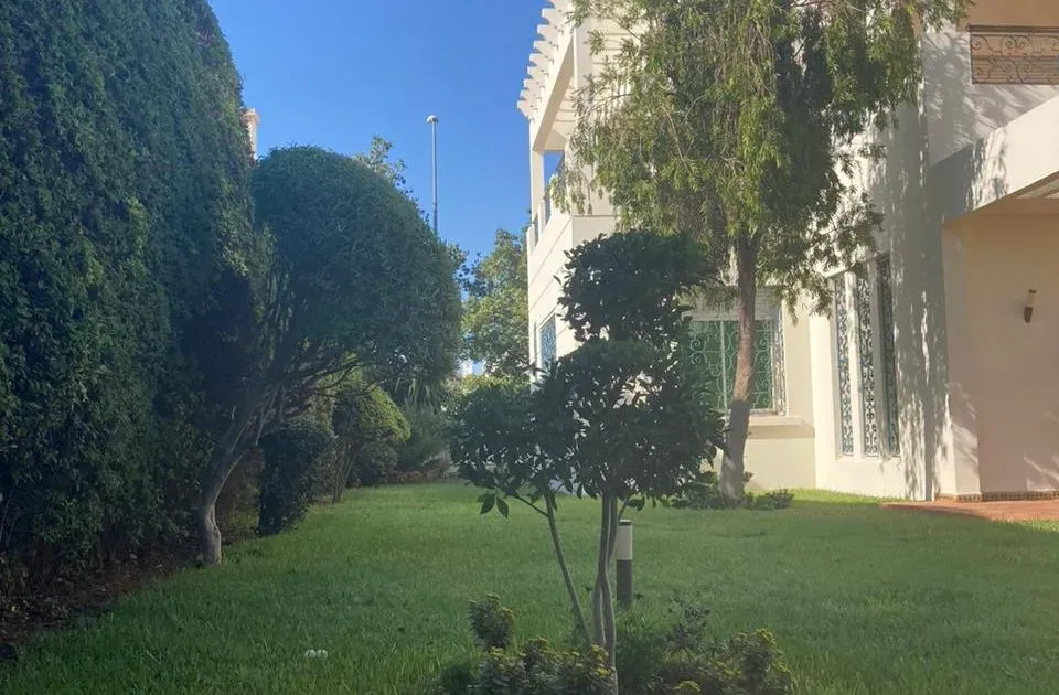 Villa for rent 44 000 dh 1 022 sqm, 4 rooms - Hay Al Osra Casablanca