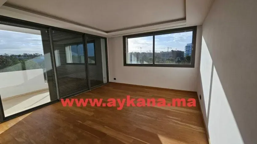 Appartement à louer 27 000 dh 290 m², 4 chambres - Souissi Rabat