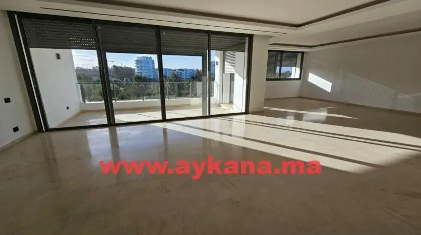Appartement à louer 27 000 dh 290 m², 4 chambres - Souissi Rabat