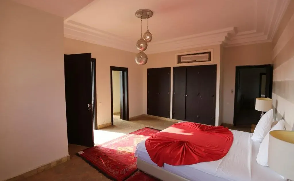 Villa à vendre 9 000 000 dh 3 000 m², 6 chambres - Autre Marrakech