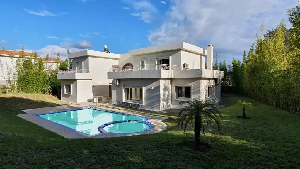 Villa à vendre 13 500 000 dh 1 437 m², 5 chambres - Souissi Rabat