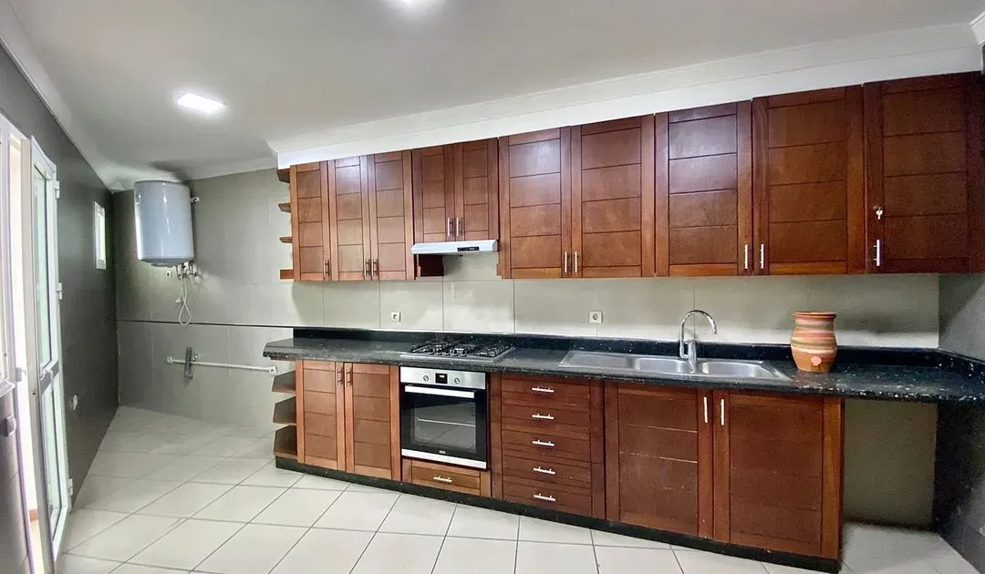 Appartement à louer 11 900 dh 166 m², 3 chambres - Racine Casablanca
