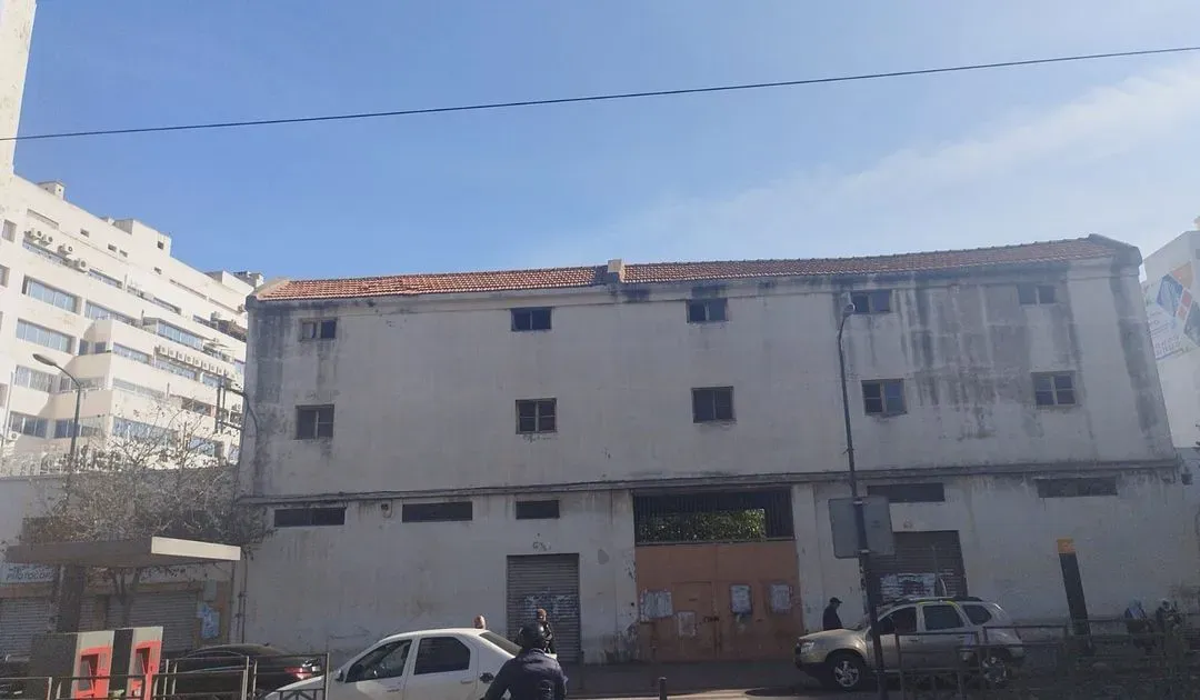 Terrain à vendre 70 000 000 dh 2 497 m² - Les Hôpitaux Casablanca