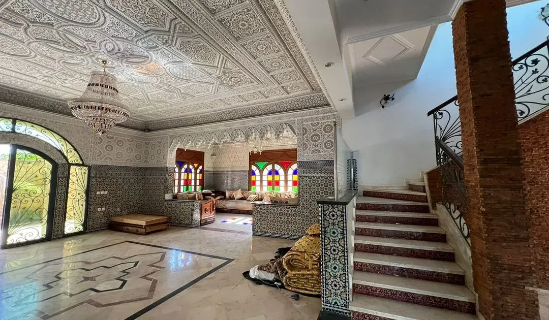 Villa à louer 30 000 dh 650 m², 5 chambres - Les Hôpitaux Casablanca