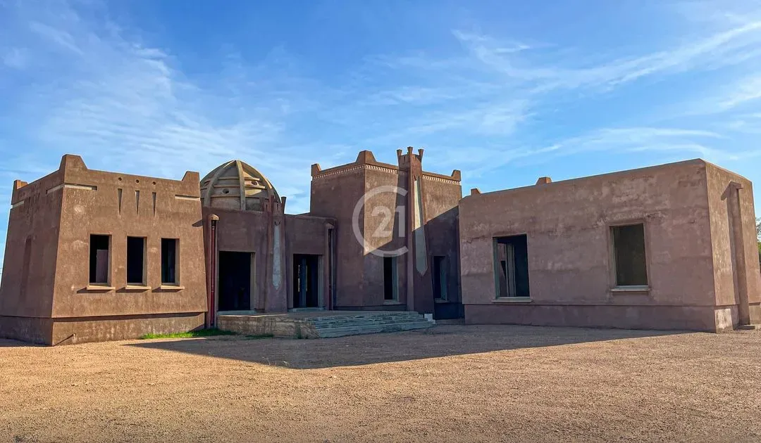 Villa for Sale 13 000 000 dh 13 390 sqm, 3 rooms - Rahba Kedima Marrakech