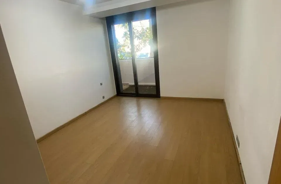 Apartment for Sale 4 300 000 dh 182 sqm, 3 rooms - Souissi Rabat