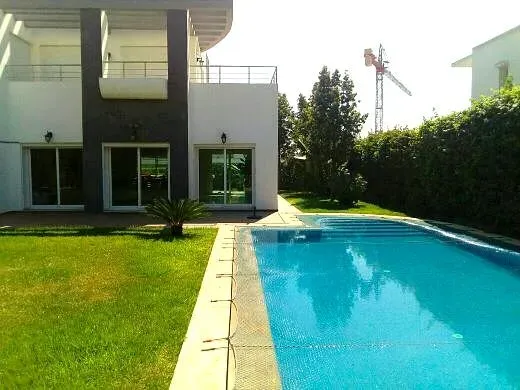 Villa à vendre 5 800 000 dh 829 m², 4 chambres - Bouskoura 