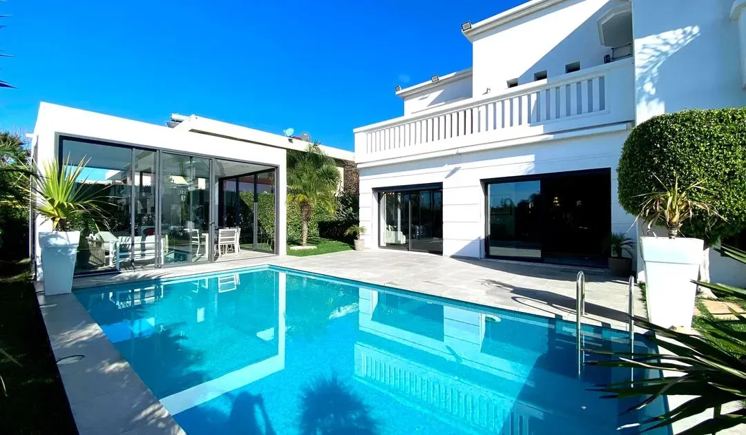 Villa for Sale 12 250 000 dh 750 sqm, 3 rooms - Ville Verte 