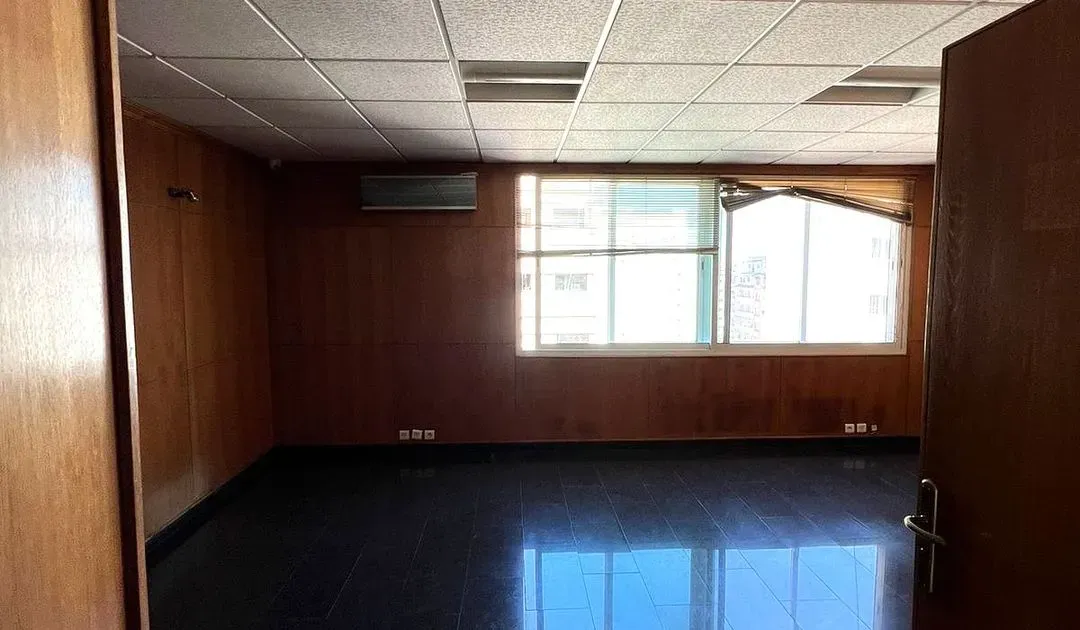 Bureau à louer 12 000 dh 97 m² - Roches Noires Casablanca