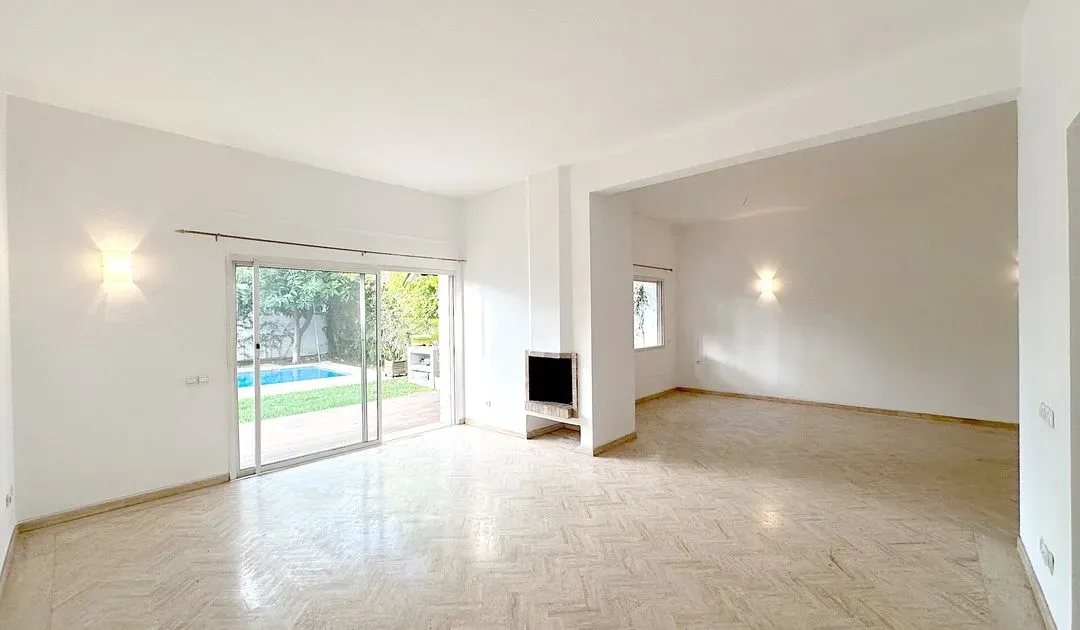Villa for rent 33 000 dh 700 sqm, 4 rooms - Val d'anfa Casablanca