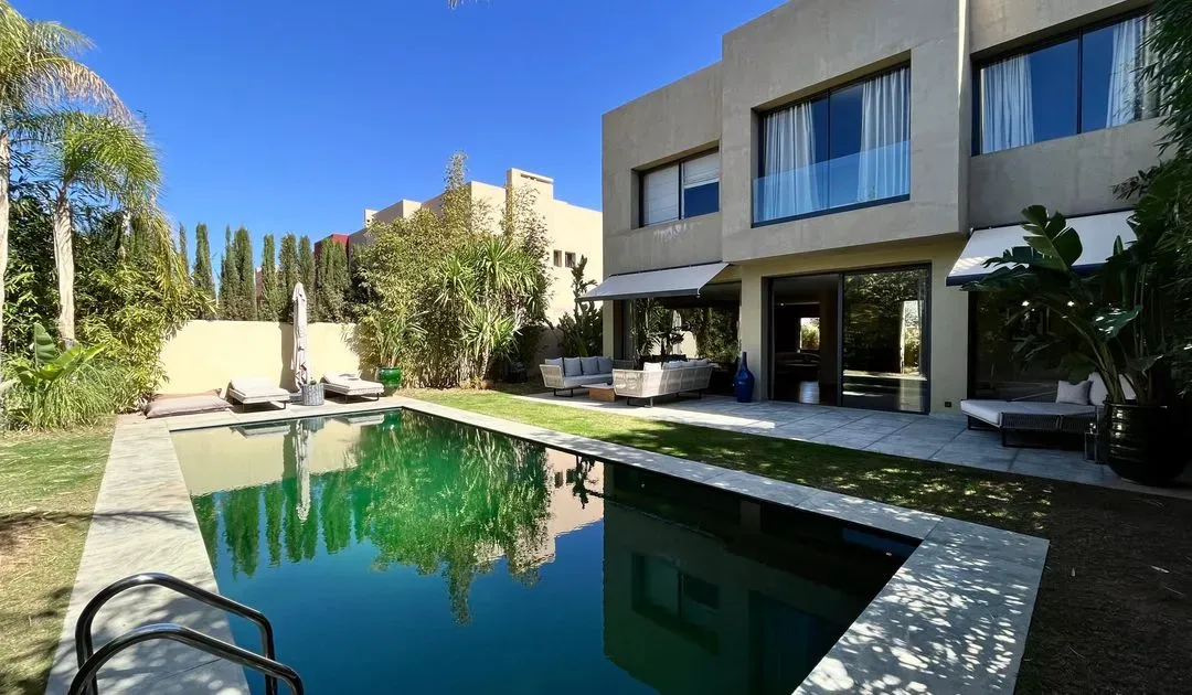 Villa for Sale 9 790 000 dh 470 sqm, 3 rooms - Hivernage Marrakech