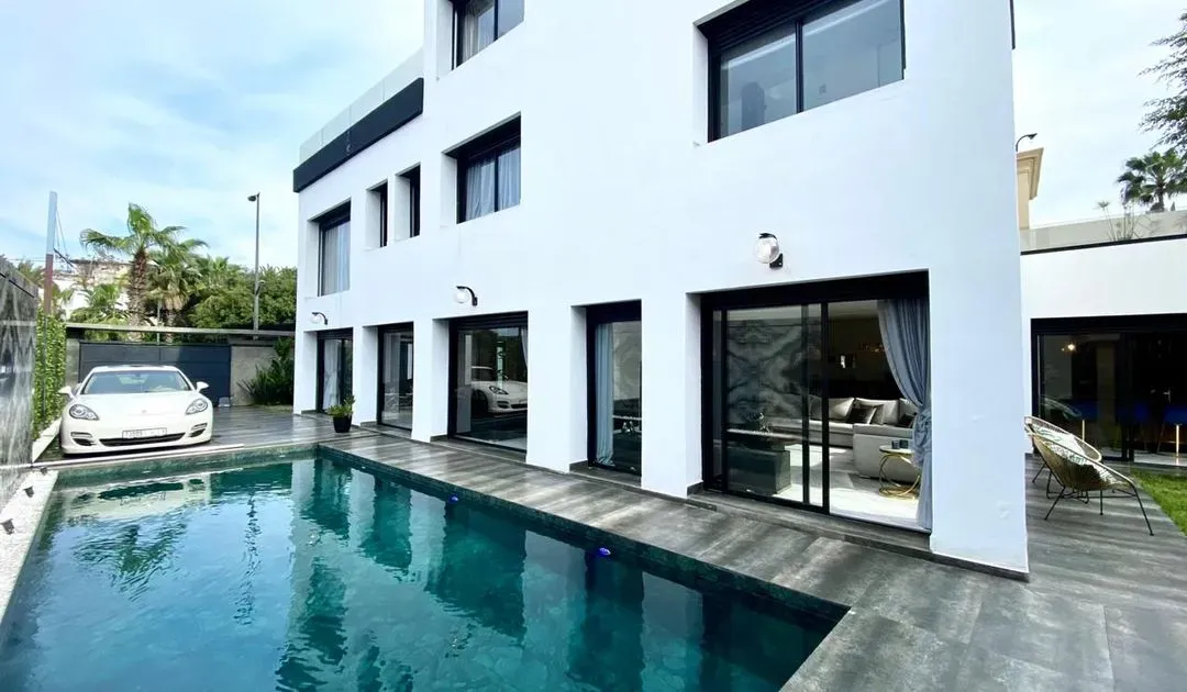 Villa à vendre 17 700 000 dh 404 m², 5 chambres - Ain Diab Casablanca