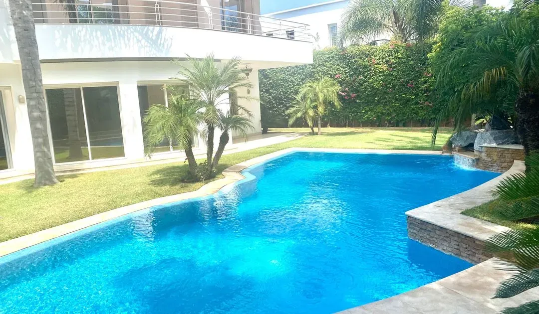 Villa for rent 58 000 dh 1 000 sqm, 5 rooms - Californie Casablanca