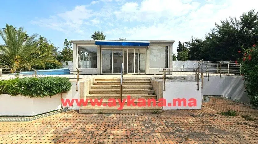 Villa for Sale 47 000 000 dh 5 830 sqm, 6 rooms - Souissi Rabat