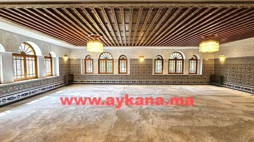 Villa à vendre 000 000 35 dh 815 3 m², 6 chambres - Souissi Rabat