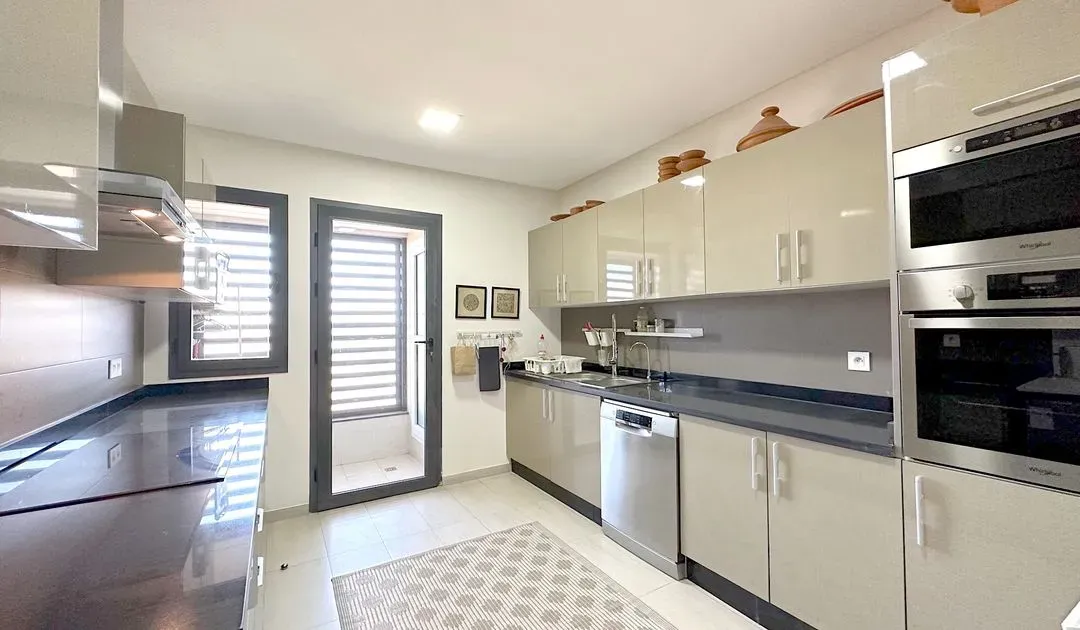 Apartment for rent 18 000 dh 205 sqm, 4 rooms - Dar Bouazza 