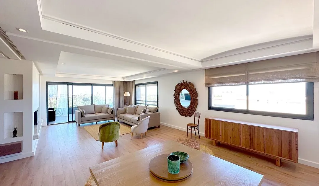 Appartement à louer 18 000 dh 205 m², 4 chambres - Dar Bouazza 