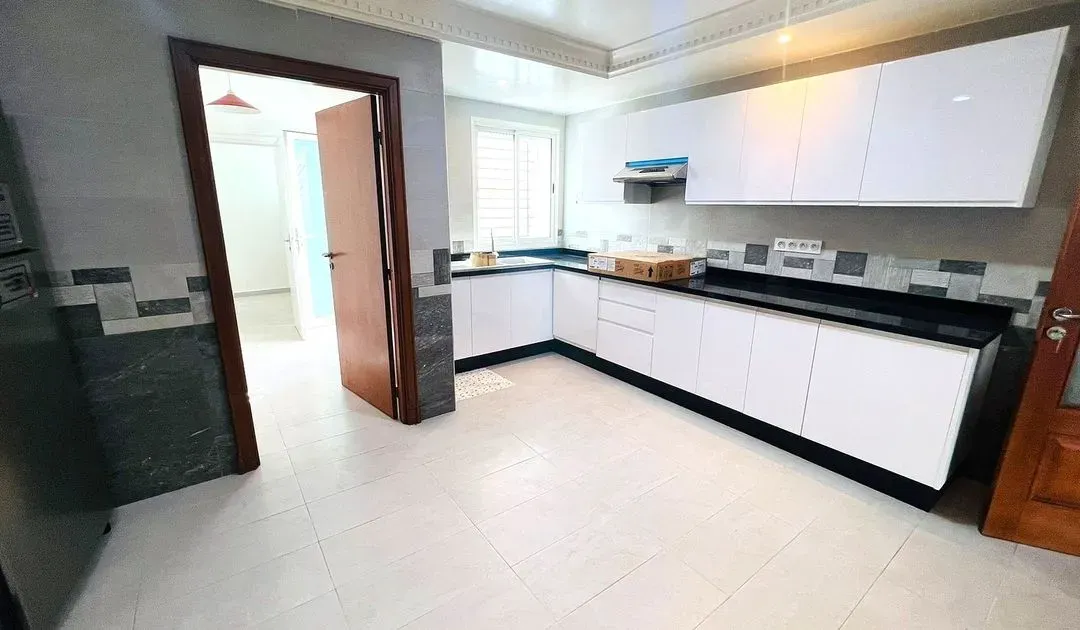 Duplex à louer 20 500 dh 230 m², 4 chambres - Bourgogne Ouest Casablanca