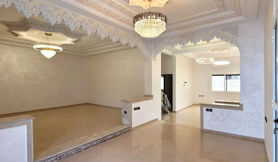 Villa for Sale 3 410 000 dh 260 sqm, 8 rooms - East Bir Rami Kénitra