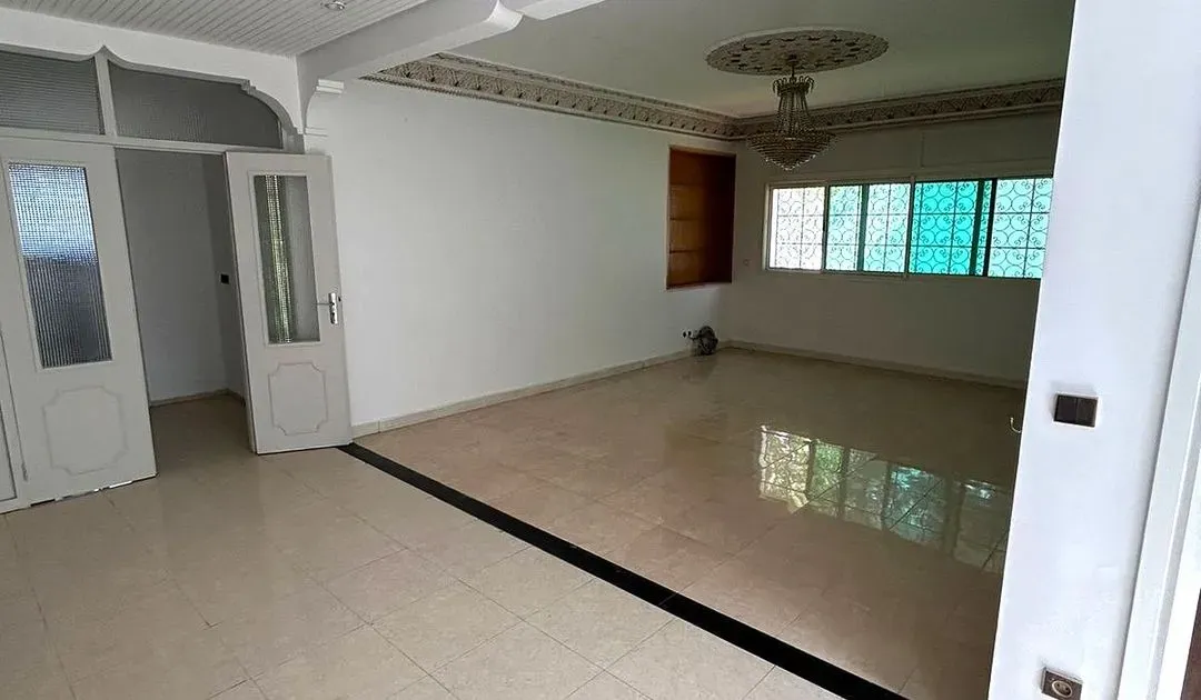 Villa à louer 50 000 dh 3 000 m², 9 chambres - Souissi Rabat