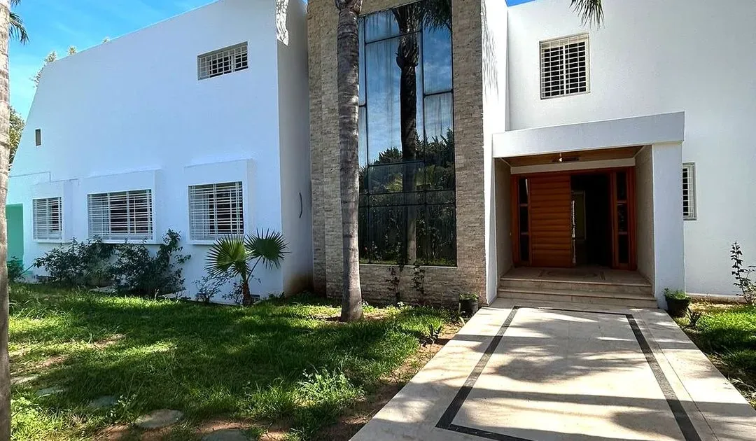 Villa à louer 50 000 dh 2 000 m², 7 chambres - Souissi Rabat