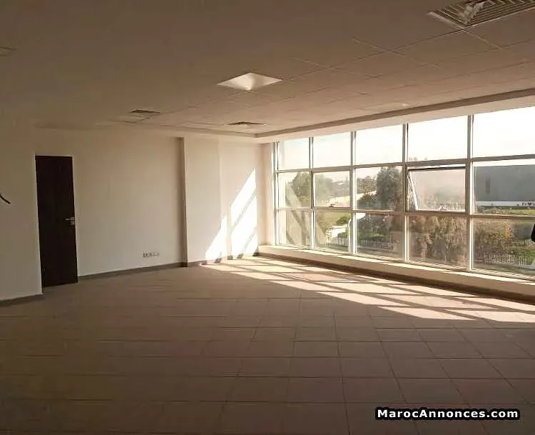 Office for rent 6 000 dh 0 sqm - Oulad Azzouz 