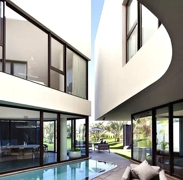Villa for rent 150 000 dh 3 300 sqm, 5 rooms - Californie Casablanca