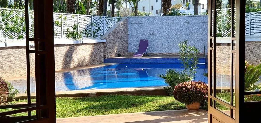 Villa à vendre 20 000 000 dh 700 m², 6 chambres - Ain Diab Casablanca