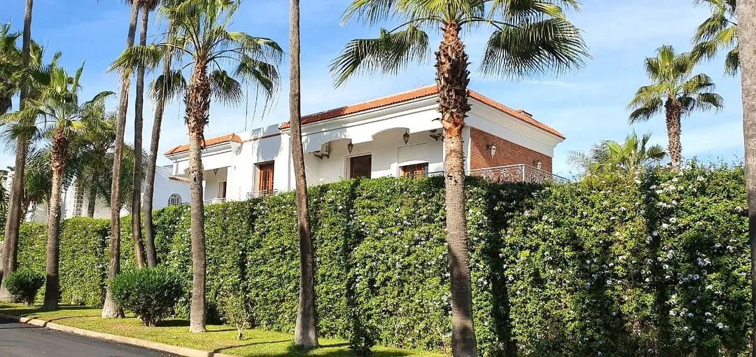 Villa for Sale 20 000 000 dh 700 sqm, 6 rooms - Ain Diab Casablanca