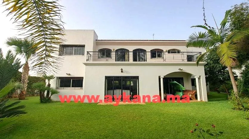 Villa for Sale 8 000 000 dh 730 sqm, 7 rooms - Riyad Rabat