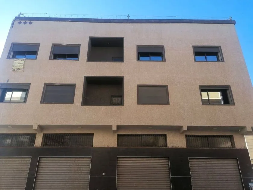Maison à vendre 2 600 000 dh 156 m², 8 chambres - Aéroport Mohammed V 