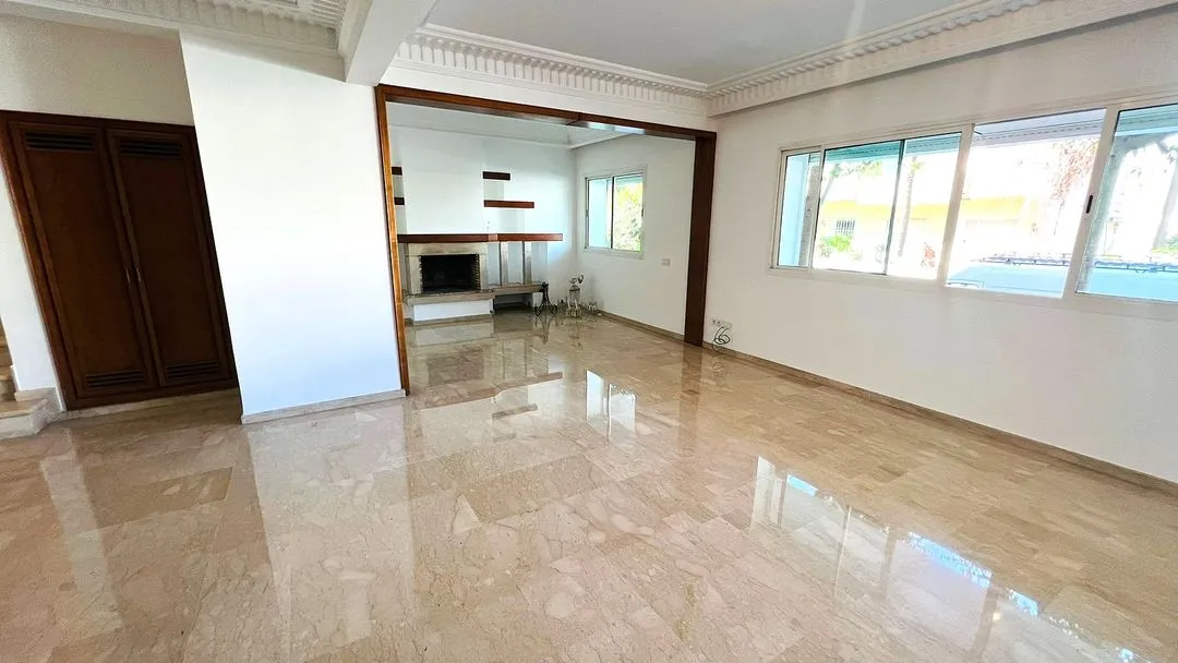 Duplex à louer 19 000 dh 230 m², 4 chambres - Racine Casablanca