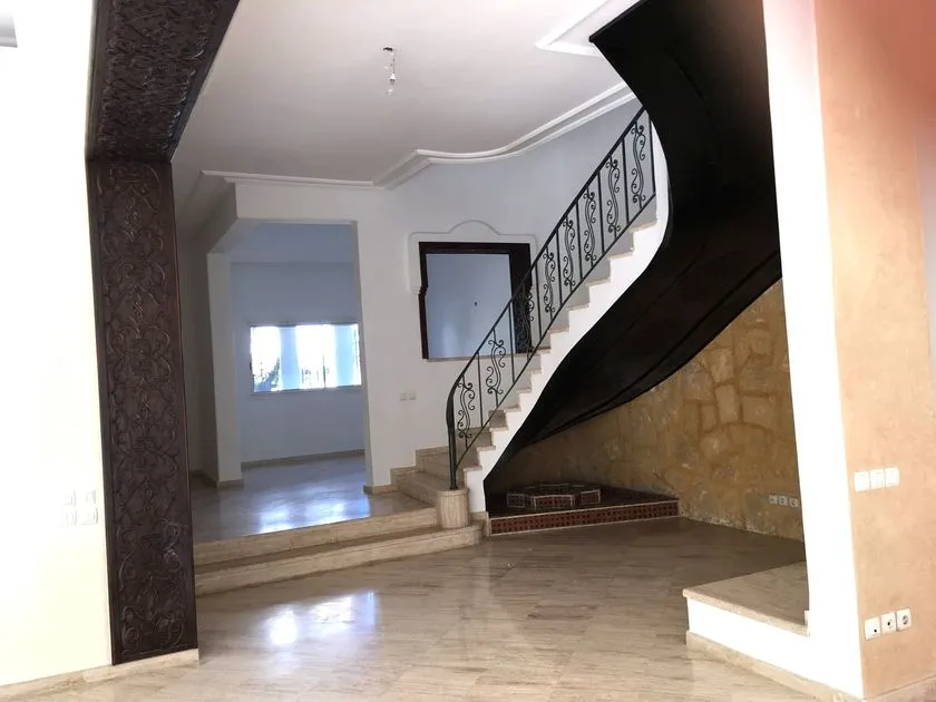 Villa for rent 30 500 dh 0 sqm, 4 rooms - Ain Diab Casablanca