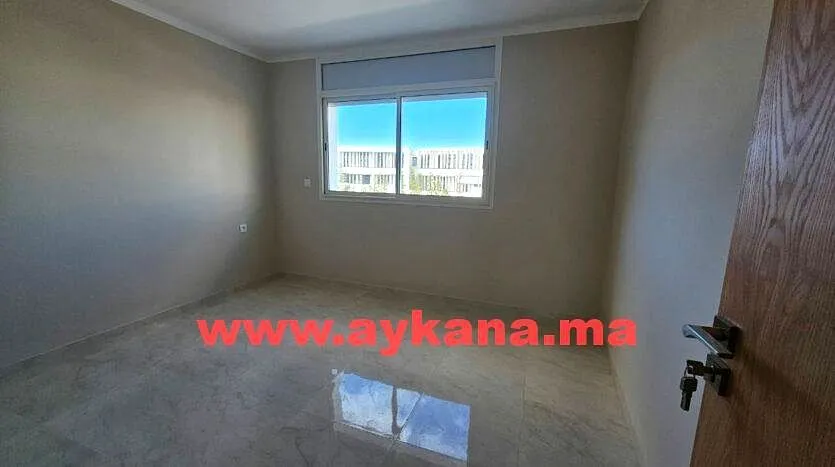 Duplex à louer 25 000 dh 240 m², 4 chambres - Riyad Rabat
