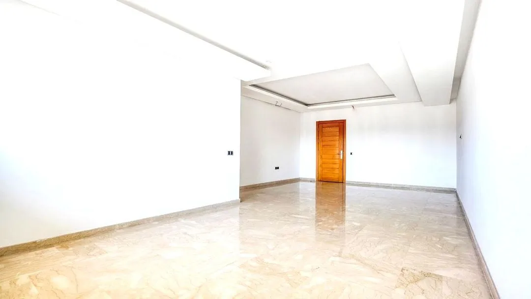 Apartment for rent 10 500 dh 121 sqm, 3 rooms - Palmier Casablanca