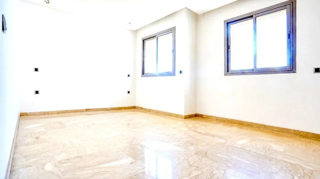 شقة للكراء 500 10 د٠م 121 م², 3 غرف - النخيل الدار البيضاء
