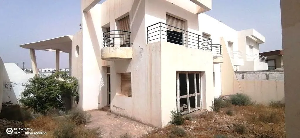 Villa for Sale 3 600 000 dh 368 sqm, 4 rooms - Illigh Agadir